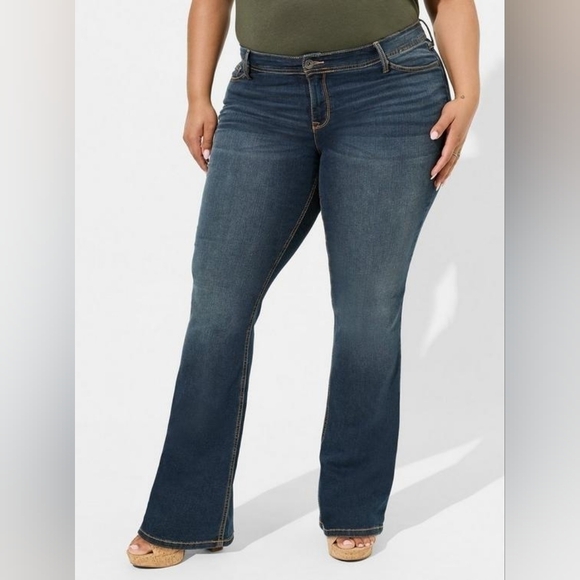 20 - Torrid | Luxe Slim Boot Jean - Super Stretch Medium Wash - Picture 3 of 6